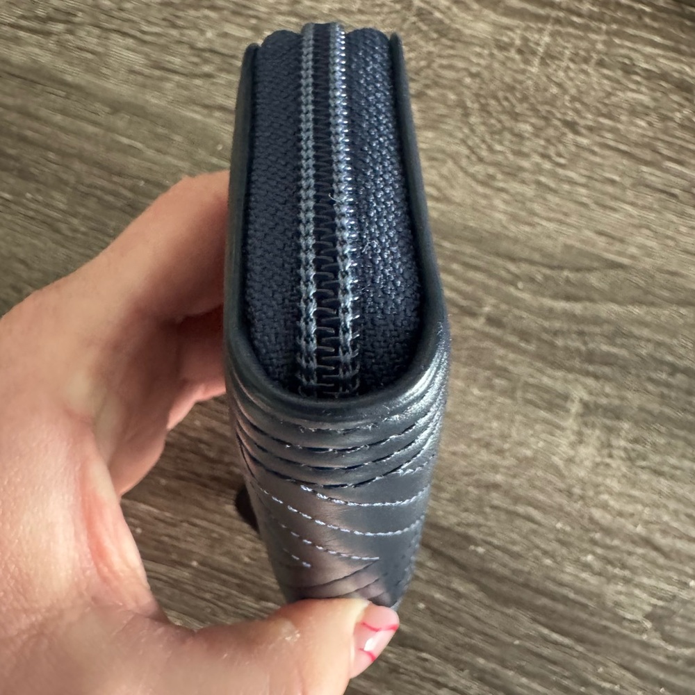 CHANEL Dark Blue Chevron Leather Wallet Coin Purse - Picture 8 of 11